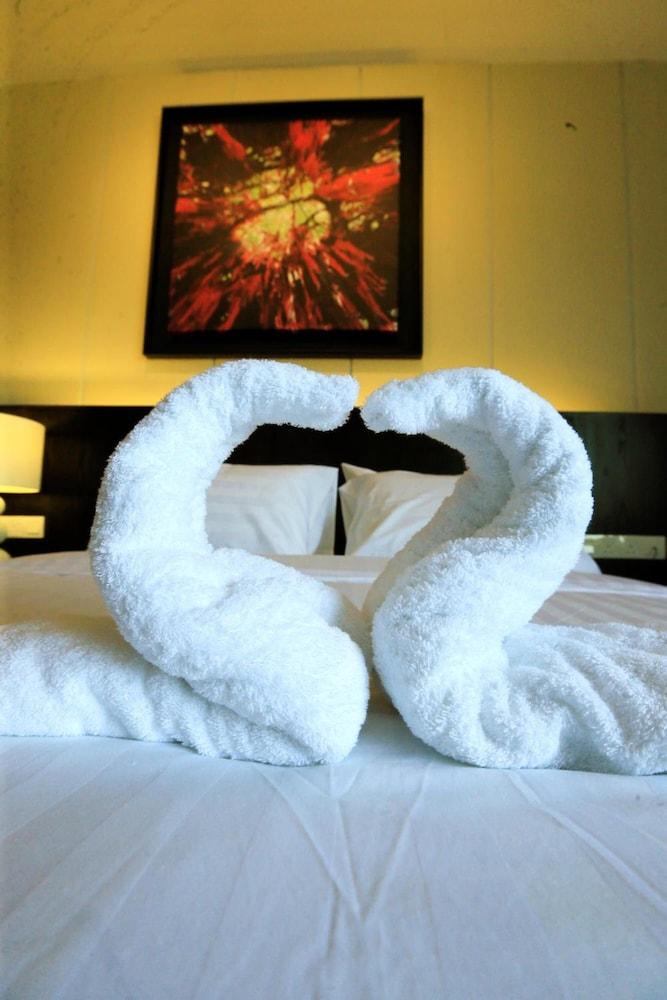 VI Boutique Hotel Kuala Selangor Exteriör bild